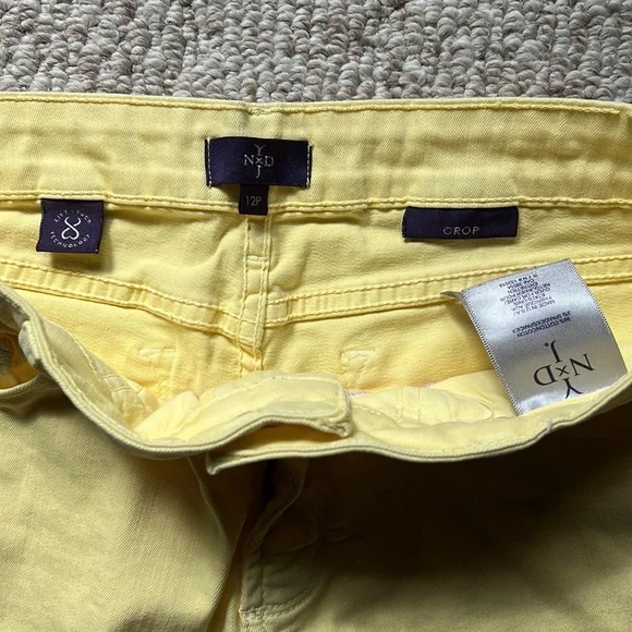 NYDJ cropped/cuffed yellow jeans - Picture 2 of 3
